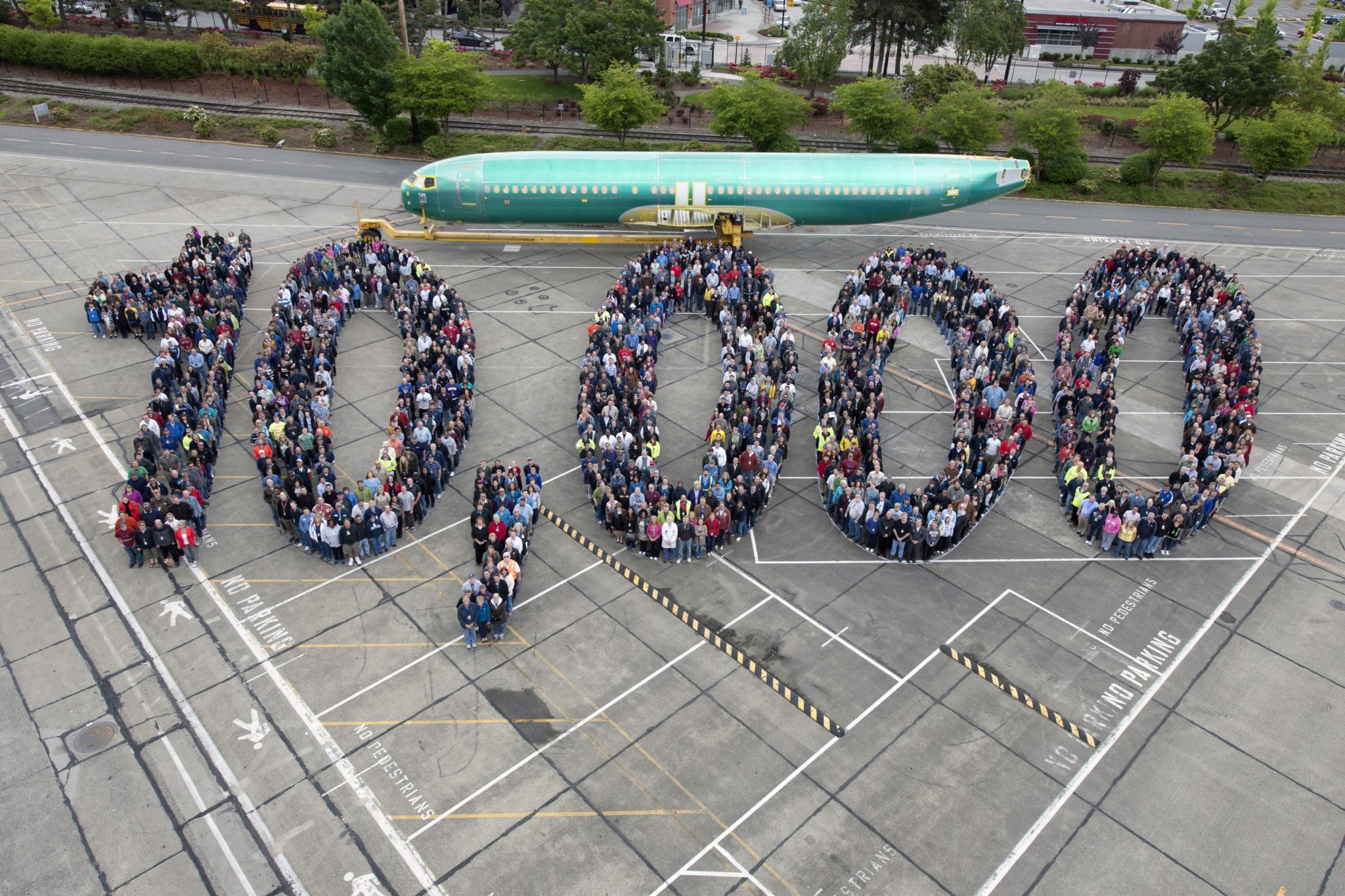 10,000 737's Ordered, Employee CelebrationK65713