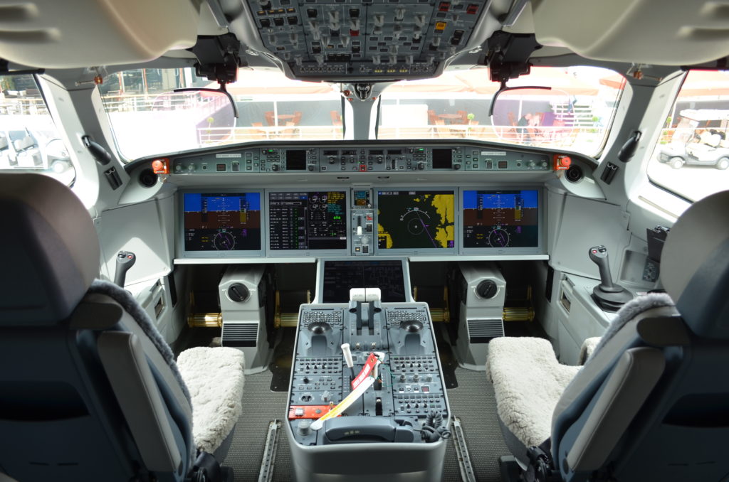 C Series flight deck